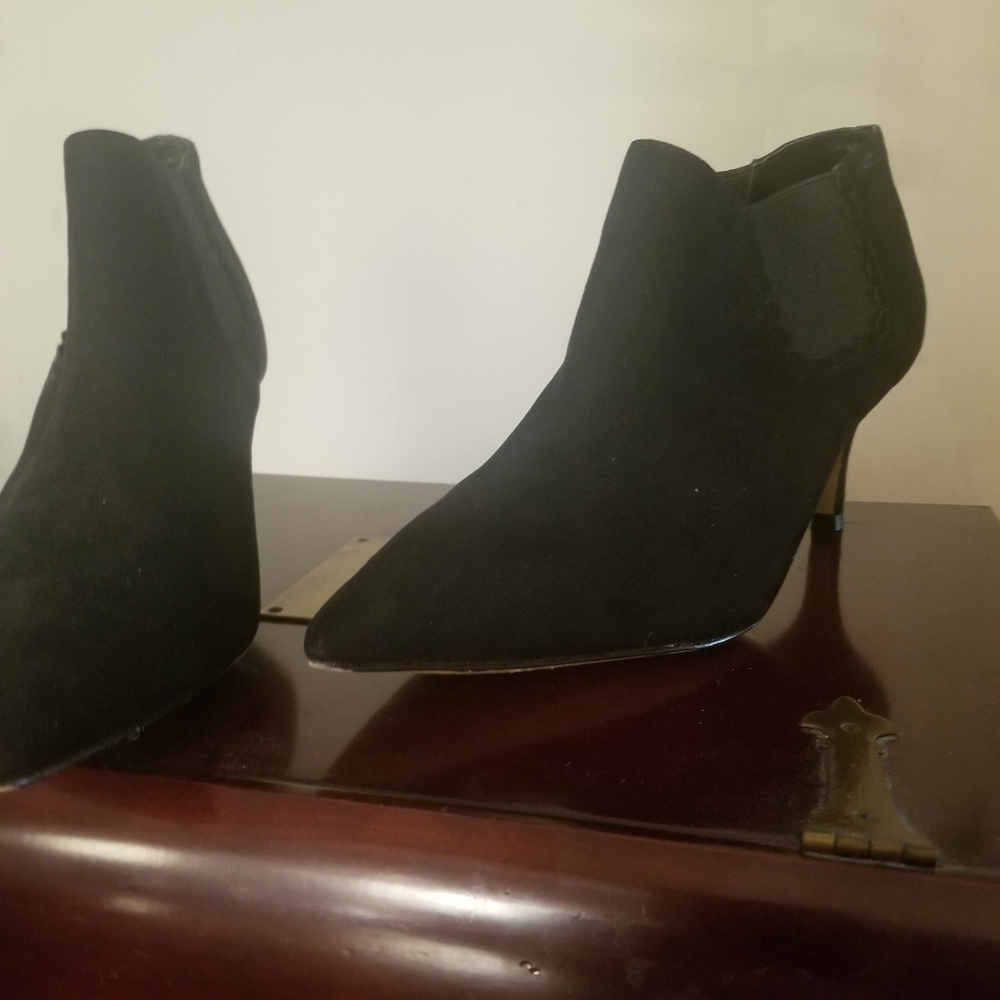 Mk size 11 suede  boot